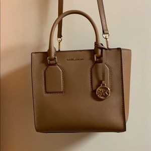 Michael Kors Medium Selby Crossbody